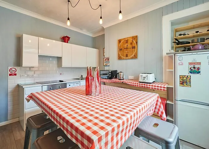 Host & - George House בית נופש וויטבי