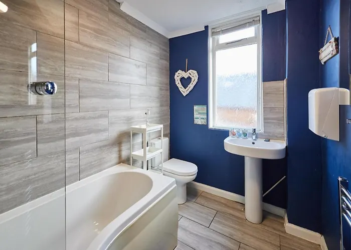 בית נופש Host & - George House *